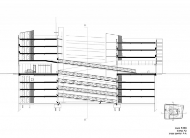 Parkovací dům Veranda - Řez A-A' - foto: Architectenbureau Paul de Ruiter bv