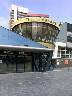 The Netherlands Dance Theater - foto: Petr Šmídek, 2003