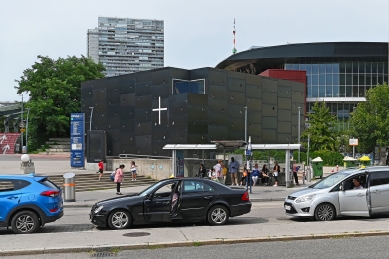 Katolický kostel 'Kristus, naděje světa' - foto: Petr Šmídek, 2003