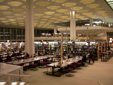 Staatsbibliothek - foto: Petr Šmídek, 2001