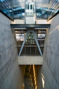 Arnhem Central building - foto: Petr Šmídek, 2009