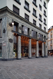 <translate>Goldman & Salatsch Department Store</translate> - foto: Petr Šmídek, 2008