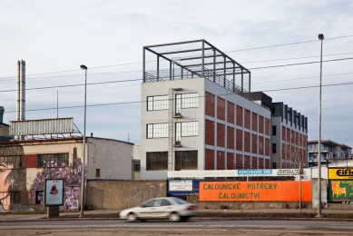 Přestavba tovární budovy AF BKK - foto: Andrea Lhotáková