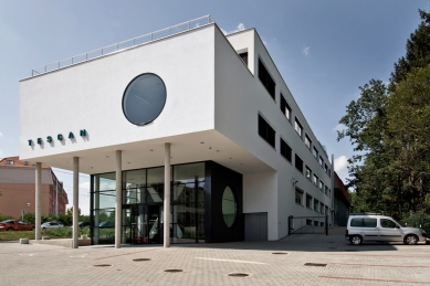 Administrative manufacturing facility of the company Tescan - foto: Tomáš Staudek, Petr Peřina