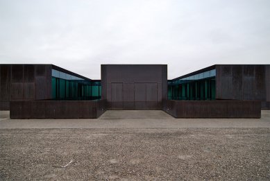 Service centre on the Theresienwiese - foto: Petr Šmídek, 2008