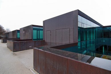 Service centre on the Theresienwiese - foto: Petr Šmídek, 2008