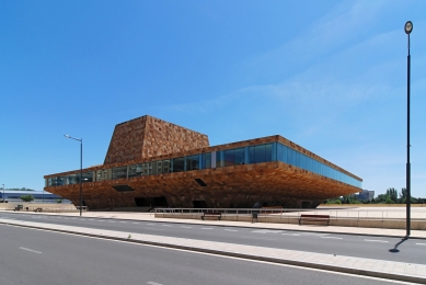 La Llotja Theatre and Conference Centre - foto: Petr Šmídek, 2011