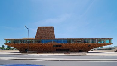 La Llotja Theatre and Conference Centre - foto: Petr Šmídek, 2011