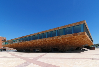 La Llotja Theatre and Conference Centre - foto: Petr Šmídek, 2011