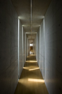 Slit House - foto: Koichi Torimura