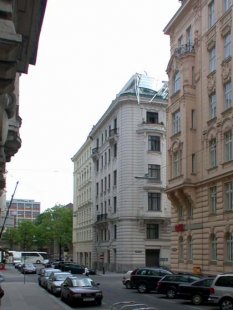 Rooftop extension Falkestrasse - foto: Petr Šmídek, 2005