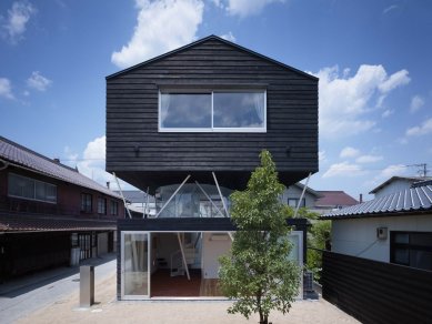 Charred Cedar House - foto: Noriyuki Yano / Nacasa & Partners