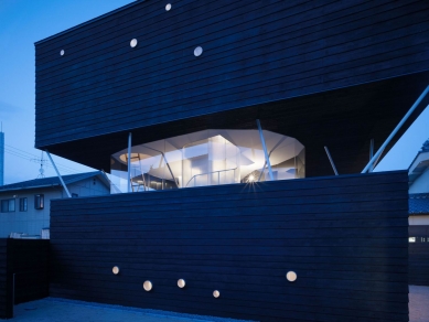 Charred Cedar House - foto: Noriyuki Yano / Nacasa & Partners