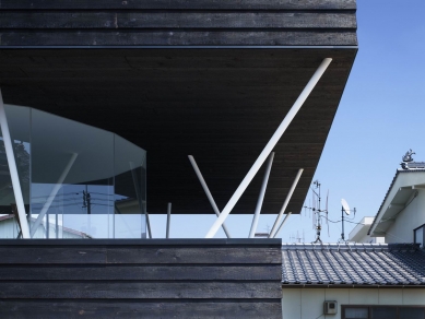 Charred Cedar House - foto: Noriyuki Yano / Nacasa & Partners