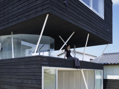 Charred Cedar House - foto: Noriyuki Yano / Nacasa & Partners