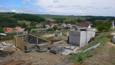 Rodinný dům v Mořině - Stavba - foto: archiv m4 architekti