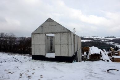 Rodinný dům v Mořině - Stavba - foto: archiv m4 architekti