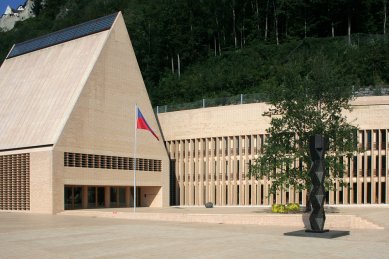 Zemské fórum a zemský parlament Lichtenštejnského knížectví - foto: Jan Pustějovský, 2009