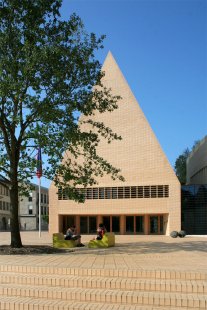 Vaduz State Capitol Forum - foto: Jan Pustějovský, 2009