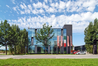 Saeco Administration Building - foto: Petr Šmídek, 2008