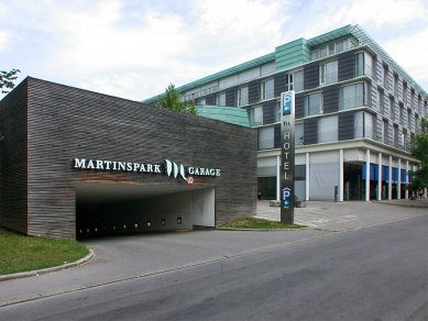Hotel Martinspark - foto: Petr Šmídek, 2002