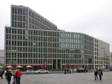 Wohn- und Geschäftshauskomplex Leipziger Platz - foto: Petr Šmídek, 2006