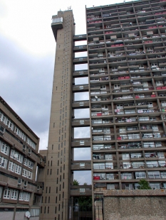 Trellick Tower  - foto: Petr Šmídek, 2004