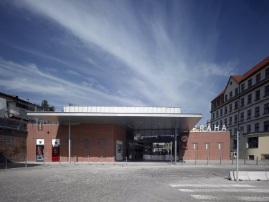 Temporary check-in hall of the bus station at Florenc - foto: Filip Šlapal