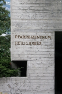 Katholische Kirchenzentrum Heiligkreuz - foto: Jan Pustějovský, 2009