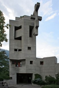 Katholische Kirchenzentrum Heiligkreuz - foto: Jan Pustějovský, 2009