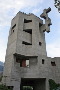 Katholische Kirchenzentrum Heiligkreuz - foto: Jan Pustějovský, 2009