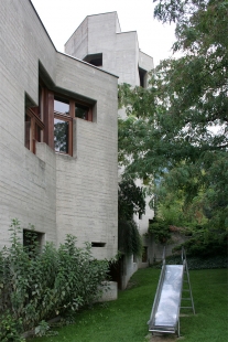 Katholische Kirchenzentrum Heiligkreuz - foto: Jan Pustějovský, 2009