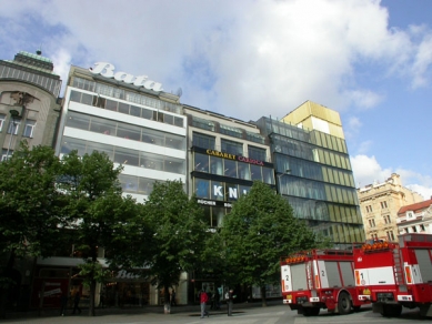 Obchodní dům Baťa - Obchodní dům Baťa, Lindtův dům, palác Euro - foto: Martin Rosa