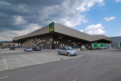 Tuš shopping centre - foto: Petr Šmídek, 2008