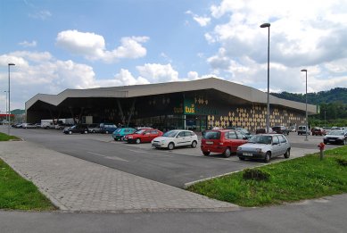 Tuš shopping centre - foto: Petr Šmídek, 2008