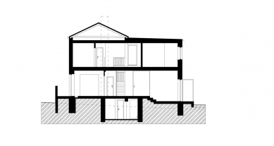 Rekonstrukce a dostavba rodinného domu v Jevanech - Řez A