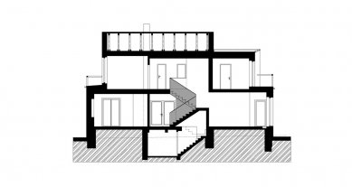 Rekonstrukce a dostavba rodinného domu v Jevanech - Řez B