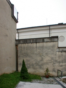 Canova plaster cast gallery - foto: Petr Šmídek, 2004