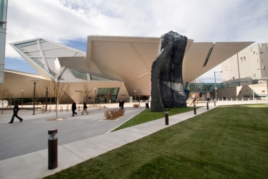 Extension to the Denver Art Museum - Plazza