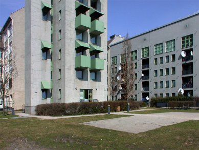 Obytná věž Charlottenstrasse  - foto: Petr Šmídek, 2006