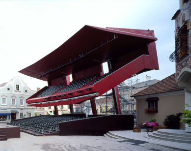 Temporary Theatre Stand - foto: © Dietmar Tollerian