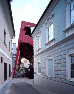 Temporary Theatre Stand - foto: © Dietmar Tollerian