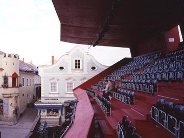 Temporary Theatre Stand - foto: © Dietmar Tollerian