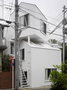 Tokyo Apartment - foto: Sou Fujimoto Architects