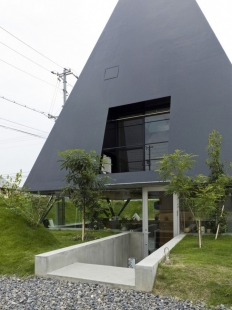 House in Saijo - foto: Toshiyuki Yano, Nacasa & Partners Inc.