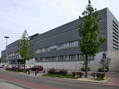 Headquarters of the Regional Police for South Limburg - foto: Petr Šmídek, 2003