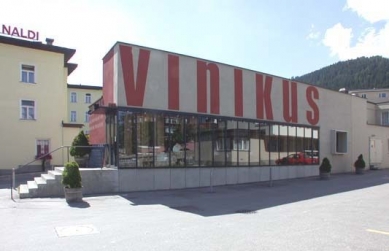 Restaurant Vinikus - foto: Petr Hampl, 2002