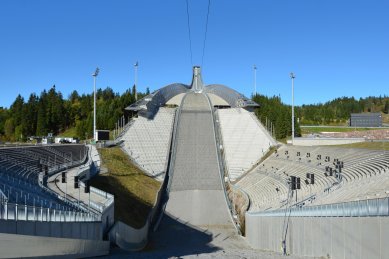 New Holmenkollen Beacon - foto: Petr Šmídek, 2013