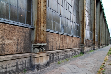 AEG High Tension Factory - foto: Petr Šmídek, 2008