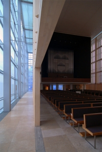 Herz Jesu Kirche - foto: Petr Šmídek, 2007